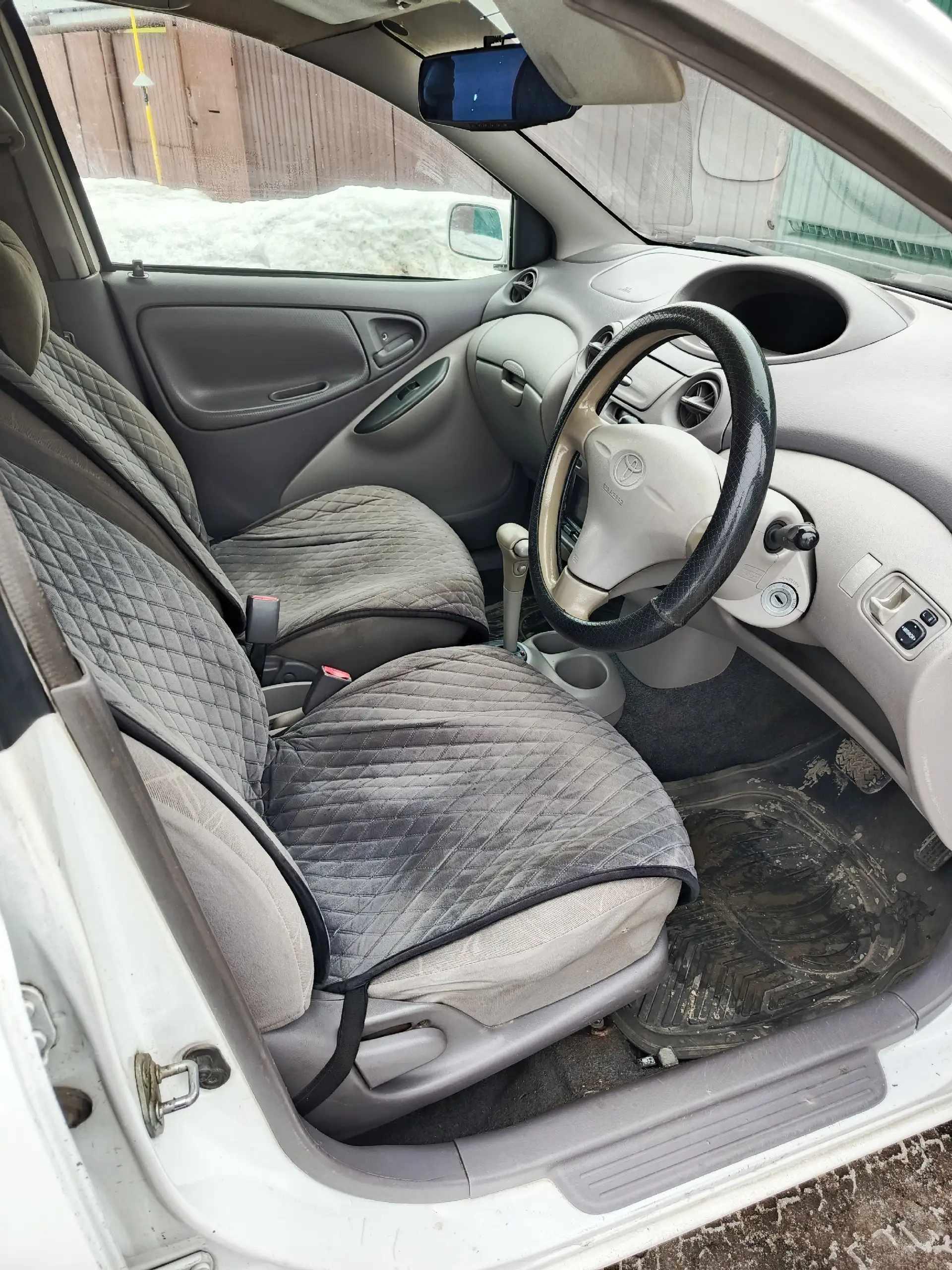 Продам автомобиль Toyota Platz 2002 - Легковые автомобили (Авто) в Омск