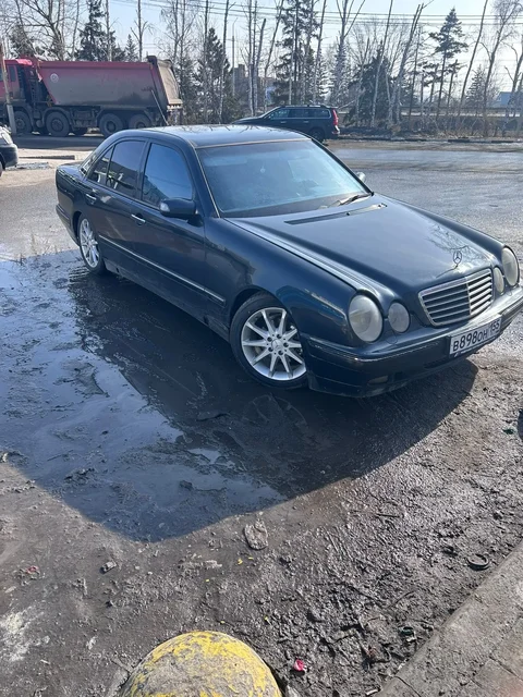 Продажа Mercedes-Benz W210 2000 года с АКПП - Грузовики в Омск