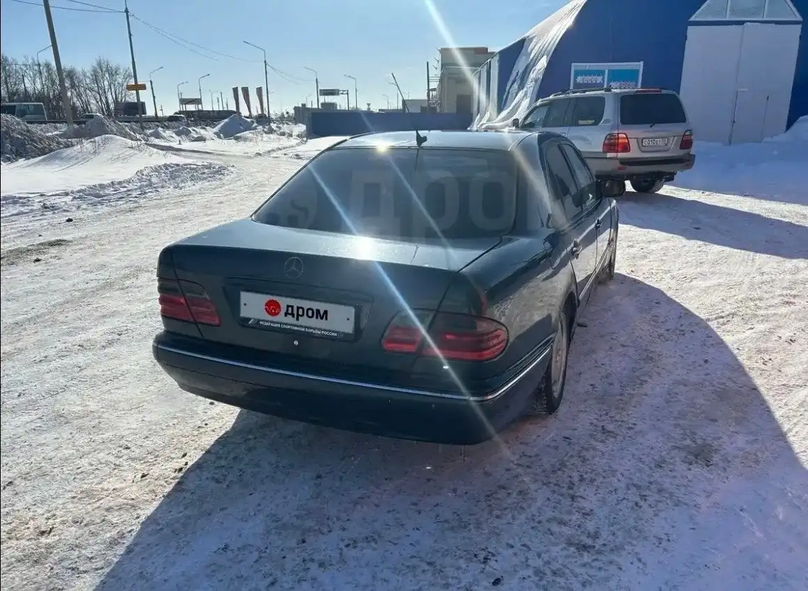 Продажа Mercedes-Benz W210 2000 года с АКПП - Легковые автомобили (Авто) в Омск