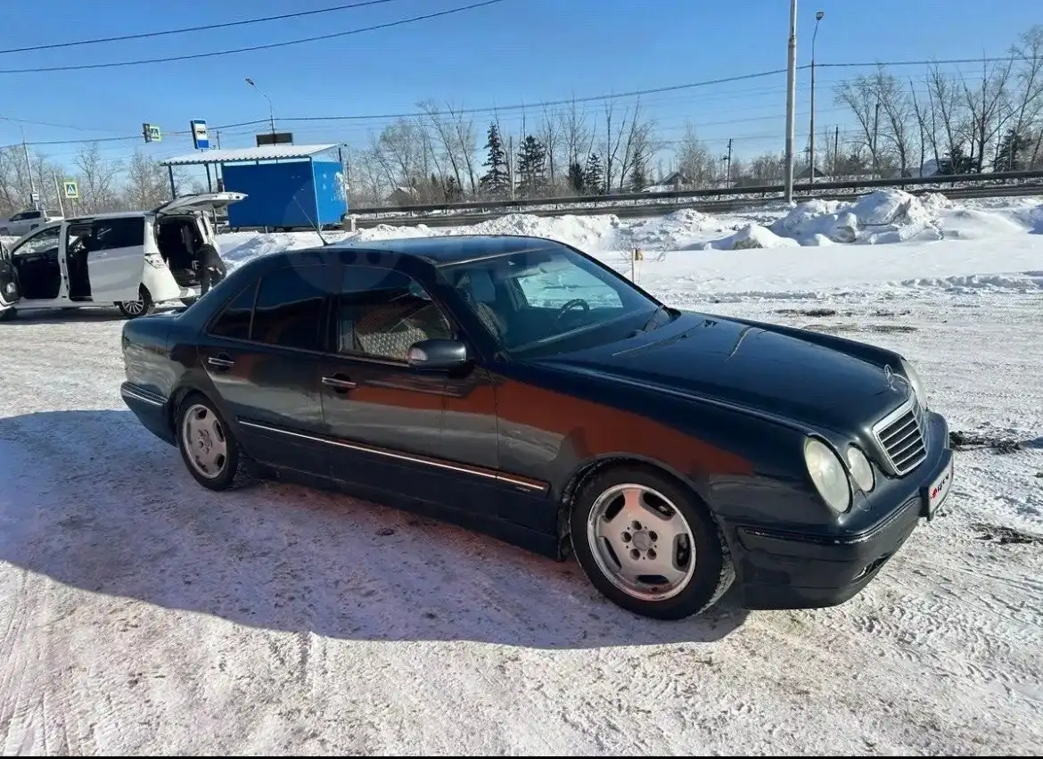 Продажа Mercedes-Benz W210 2000 года с АКПП - Легковые автомобили (Авто) в Омск