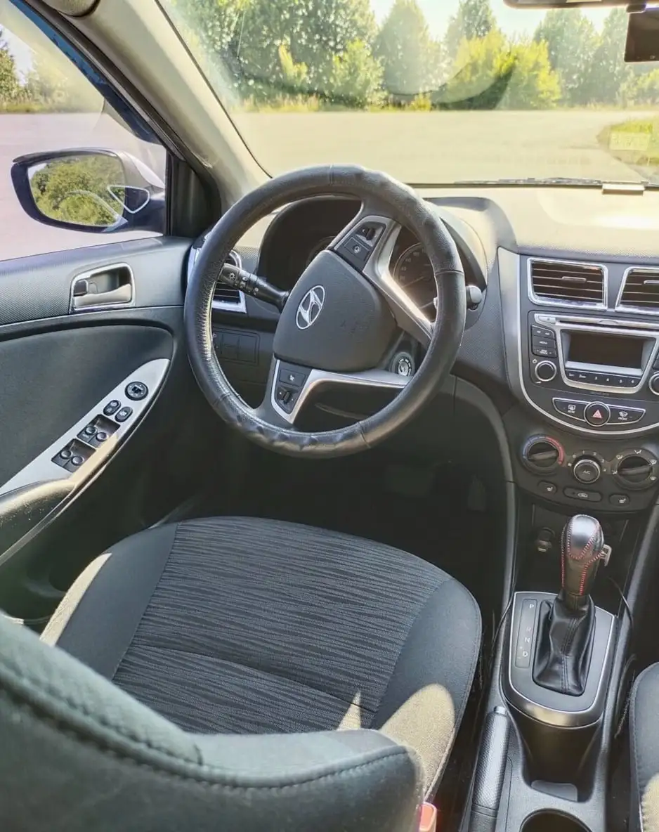 Продам Hyundai Solaris 2016 - Легковые автомобили (Авто) в Омск