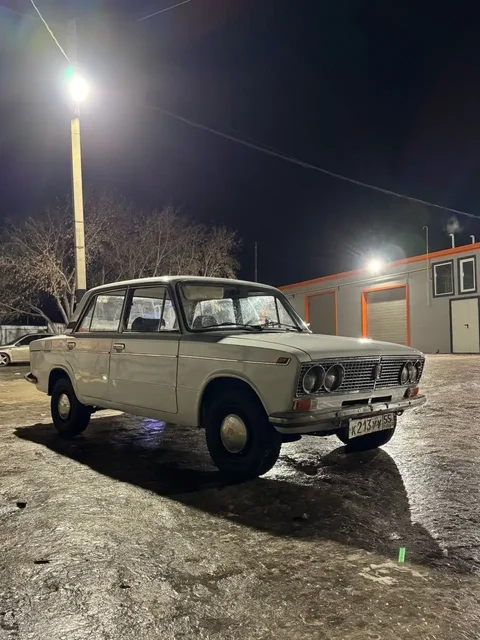 Продажа ВАЗ 2103 в Омске - Грузовики в Омск