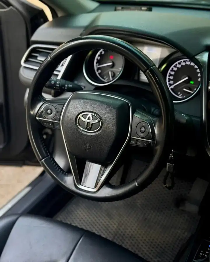 Продажа Toyota Camry 2.5 2020 года - Авто в Омск