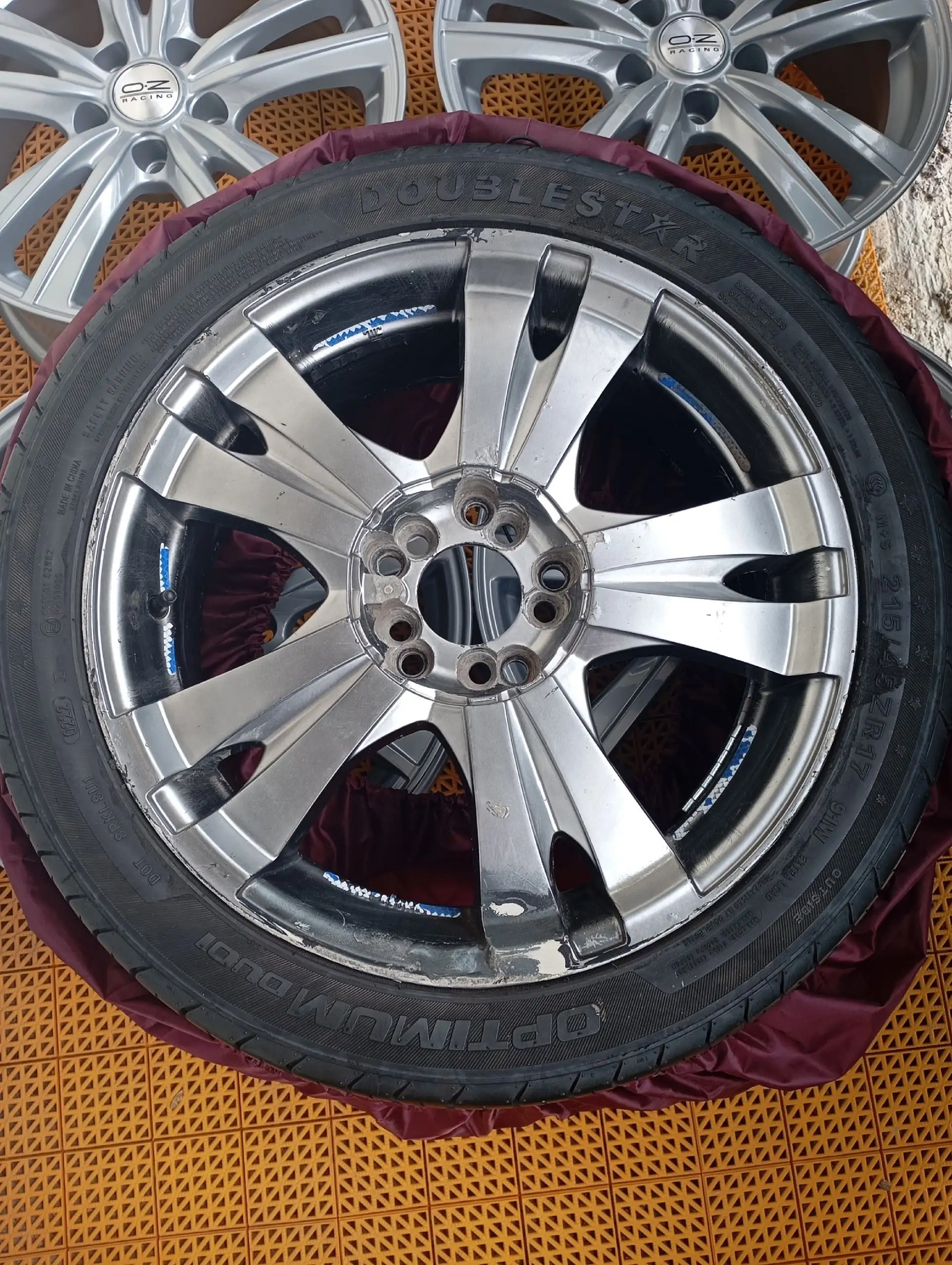 Комплект колес летняя резина 215/45 R17 диски 5x114 - Запчасти (Авто) в Омск