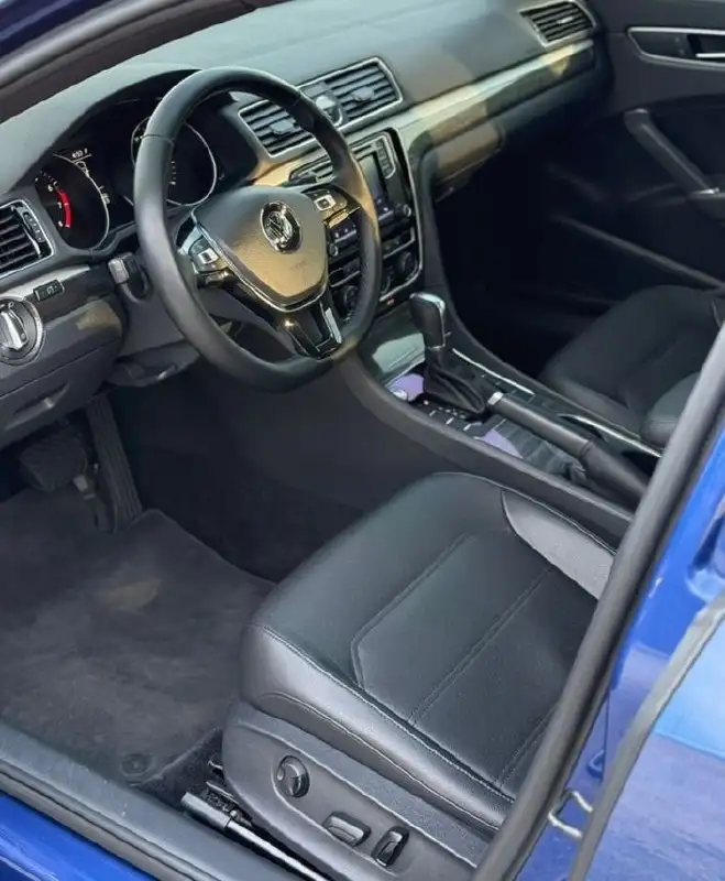 Volkswagen Passat 2017 года - Легковые автомобили (Авто) в Омск