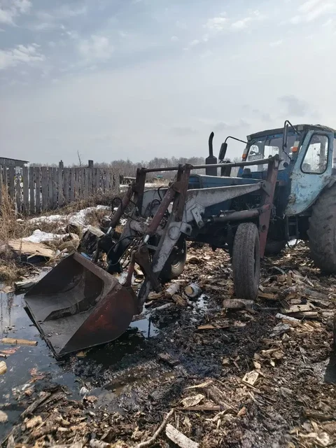 Трактор с навесным оборудованием и документами - Авто в Омск