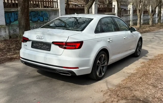 Audi A4 2019 B9 2.0 TFSI quattro автомат - Авто в Омск