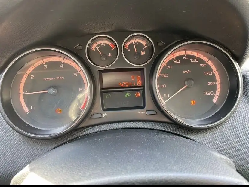 Продам автомобиль 2010 года - Авто в Омск