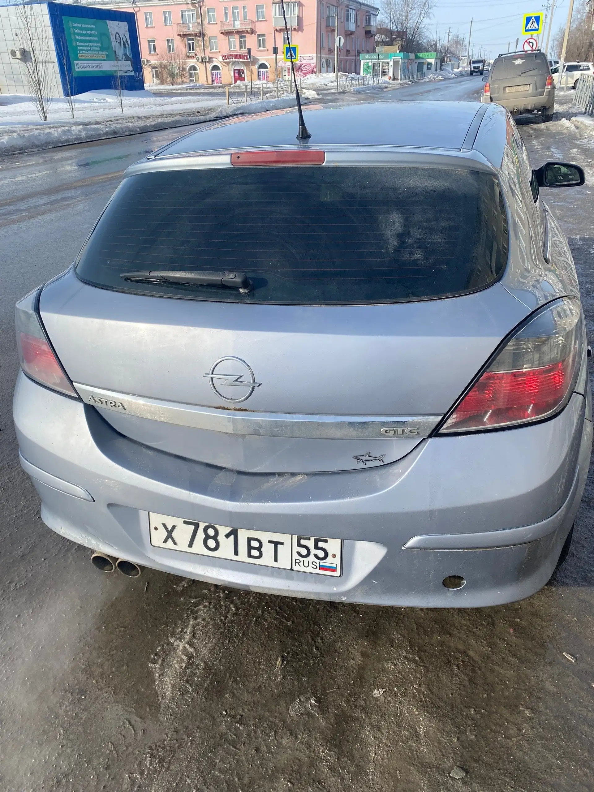 Автомобиль 2006 года с идеальной ходовой частью - Авто в Омск