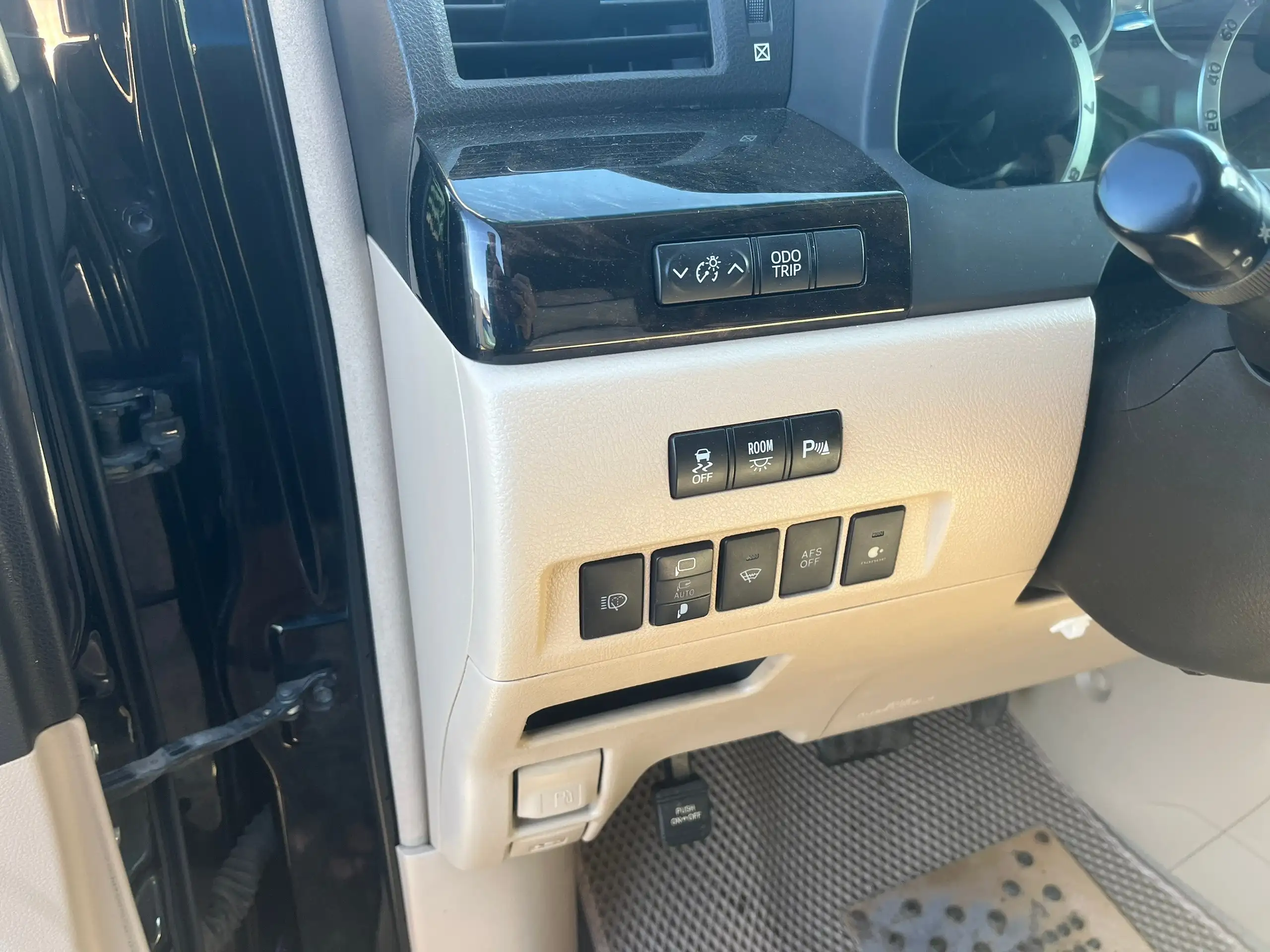 Продажа леворукого Альфарда с завода - Легковые автомобили (Авто) в Омск