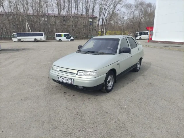 Продажа ВАЗ 2110 2002 года - Шины и диски в Омск