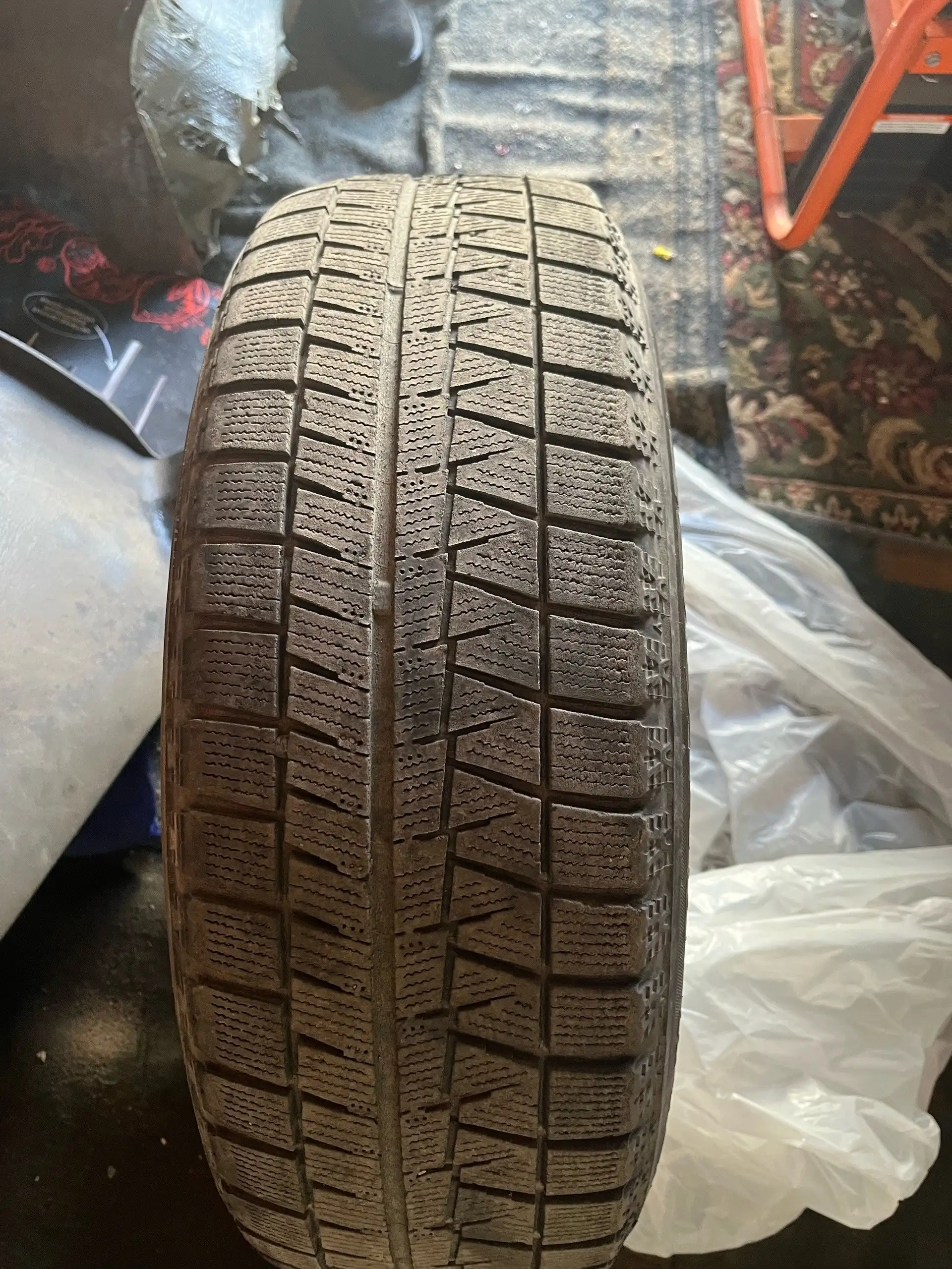 Продам диски с резиной 195/65/15 - Запчасти (Авто) в Омск