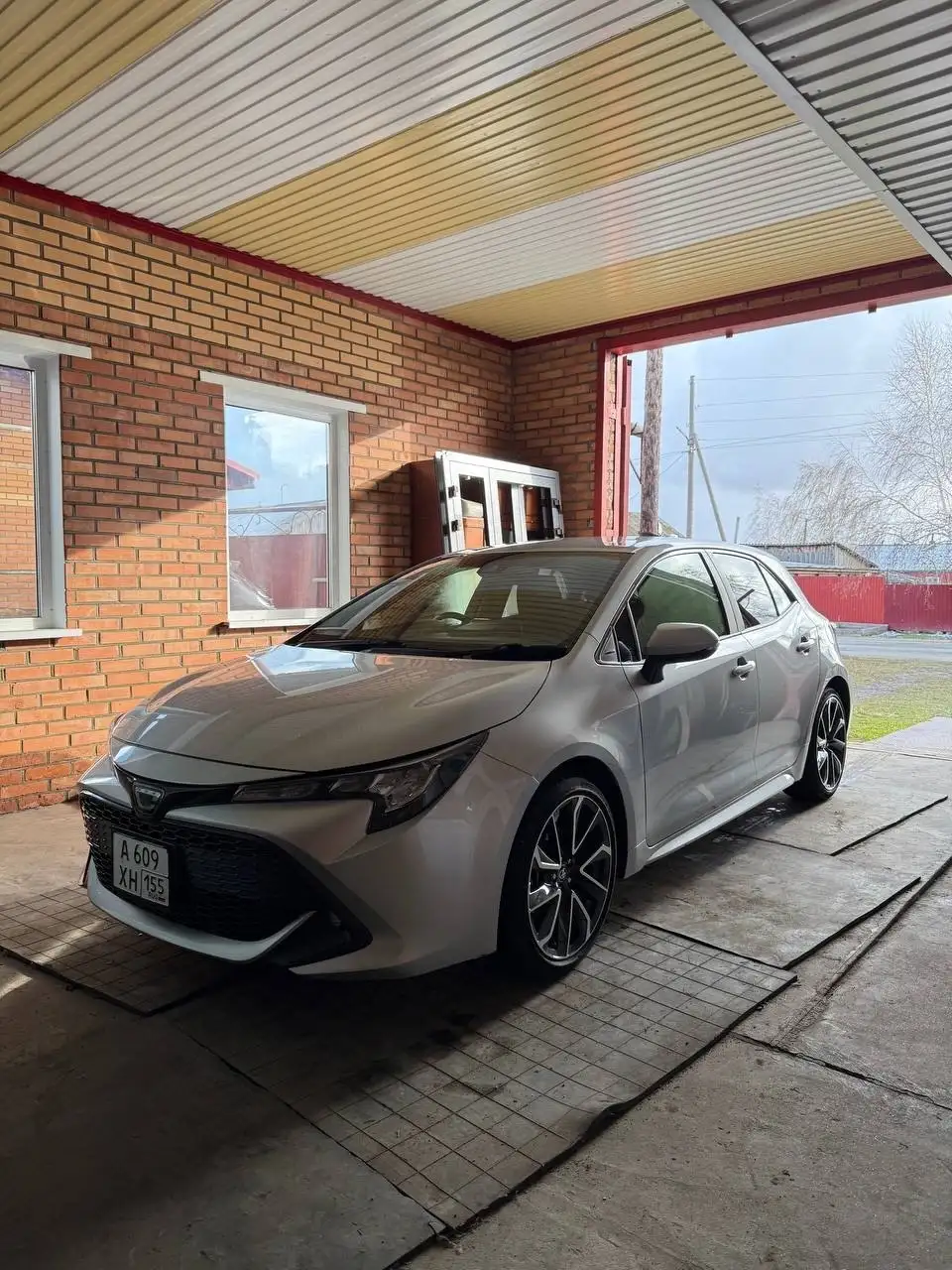 Продам Toyota Corolla Sport 1.2 turbo 2018г - Авто в Омск