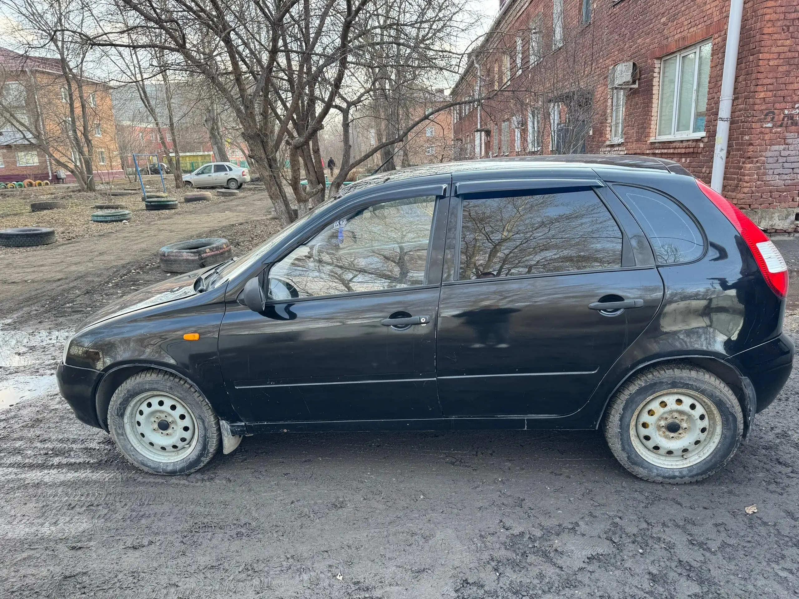 Продажа автомобиля с полным обслуживанием и аудиосистемой - Авто в Омск