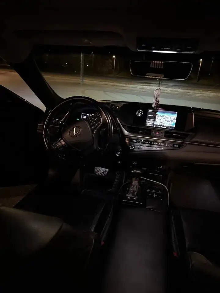 Lexus ES 2019 XZ10 бензин 2.5 л автомат - Легковые автомобили (Авто) в ОМСК