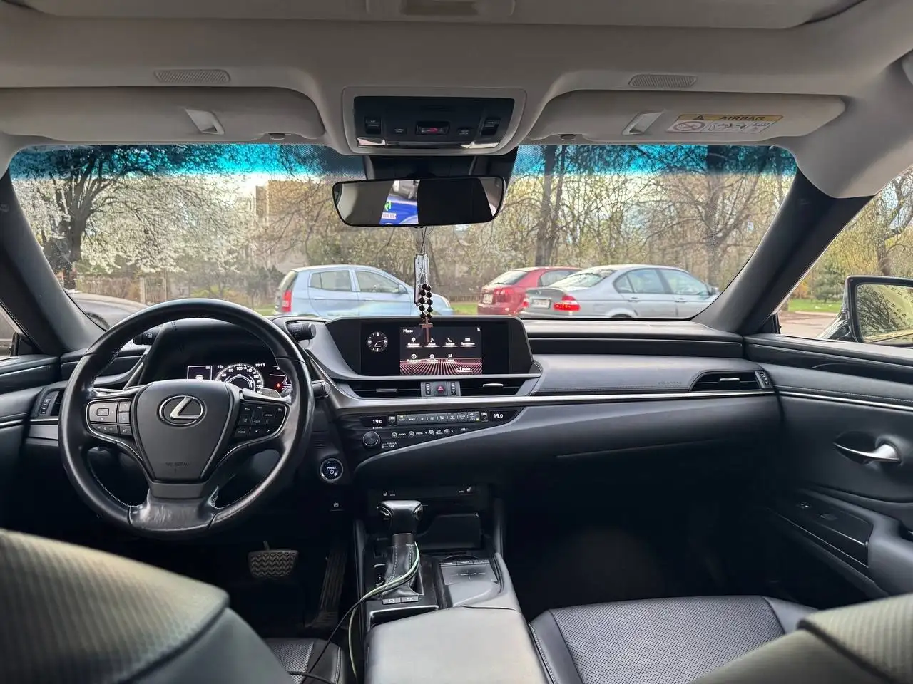 Lexus ES 2019 XZ10 бензин 2.5 л автомат - Легковые автомобили (Авто) в ОМСК