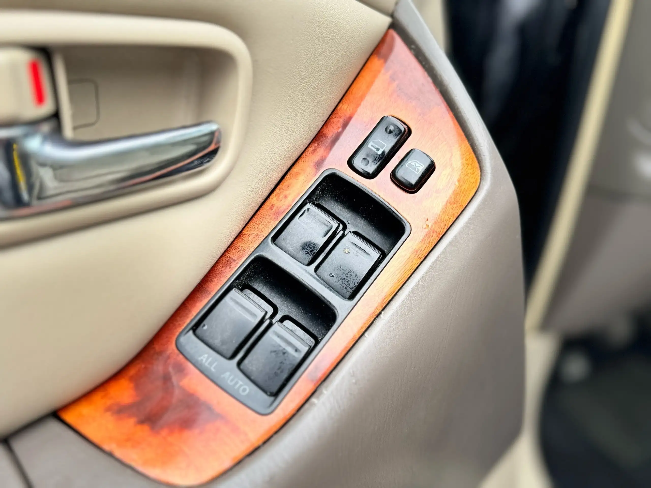 Продам Лексус RX300 2000 года выпуска - Легковые автомобили (Авто) в Омск