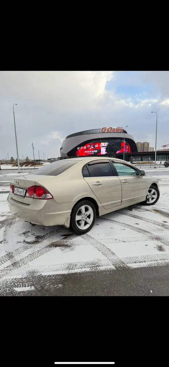 Продам надежный автомобиль 2008 года выпуска с пробегом 261478 км - Авто в Омск