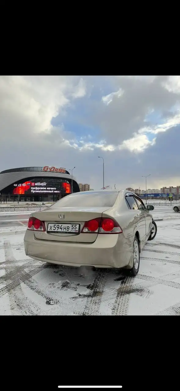 Продам надежный автомобиль 2008 года выпуска с пробегом 261478 км - Авто в Омск