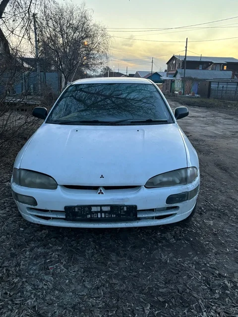 Автомобиль на ходу с отличным кузовом и двигателем после капремонта - Минивэны в Омск