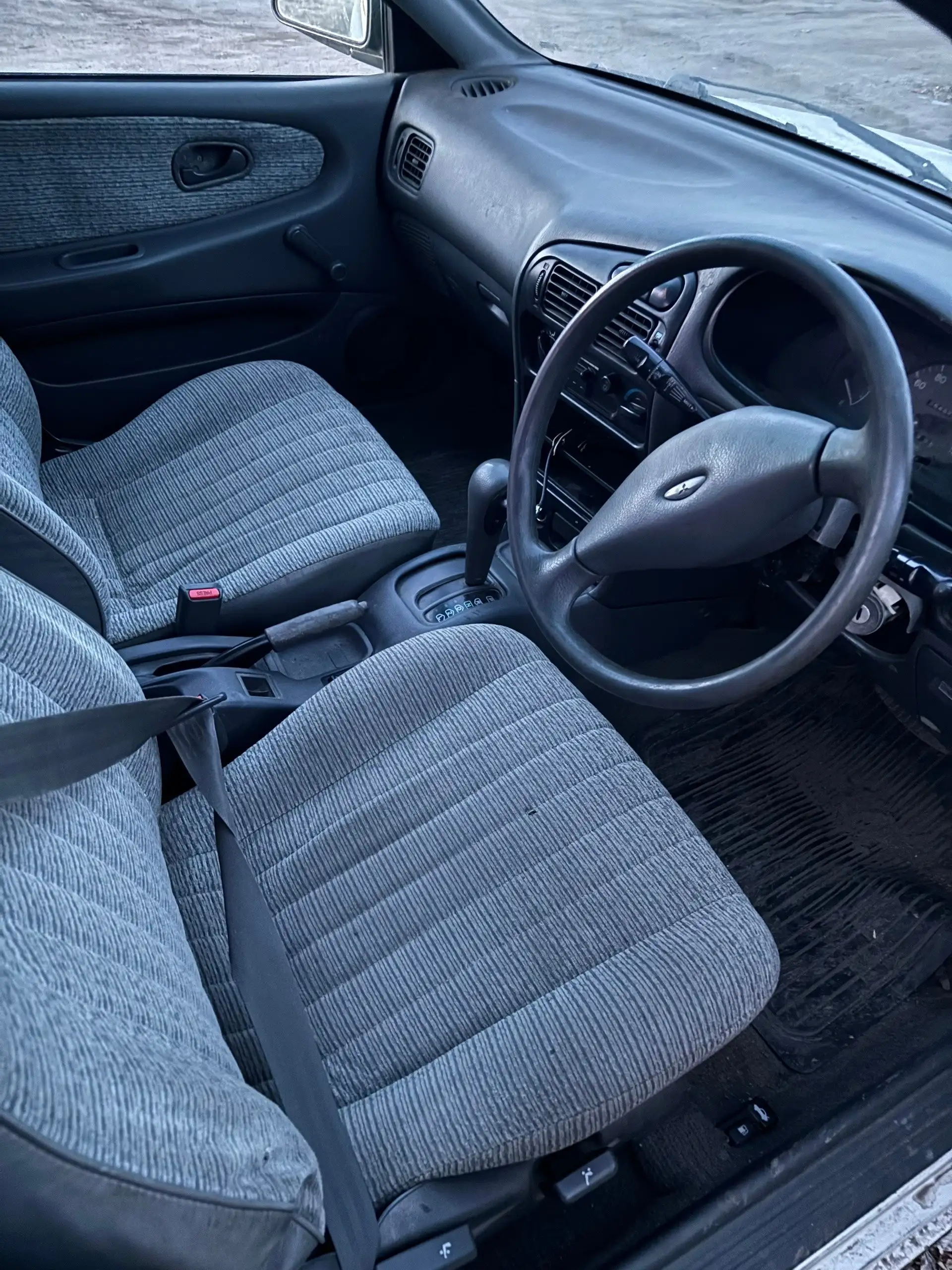 Автомобиль на ходу с отличным кузовом и двигателем после капремонта - Авто в Омск