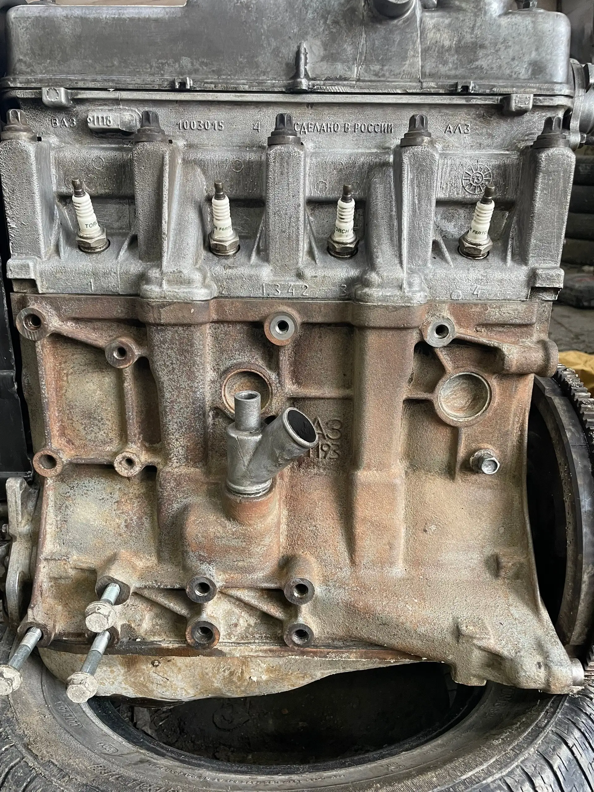 Продам двигатель Гранта с короткими поршнями - Запчасти (Авто) в Омск