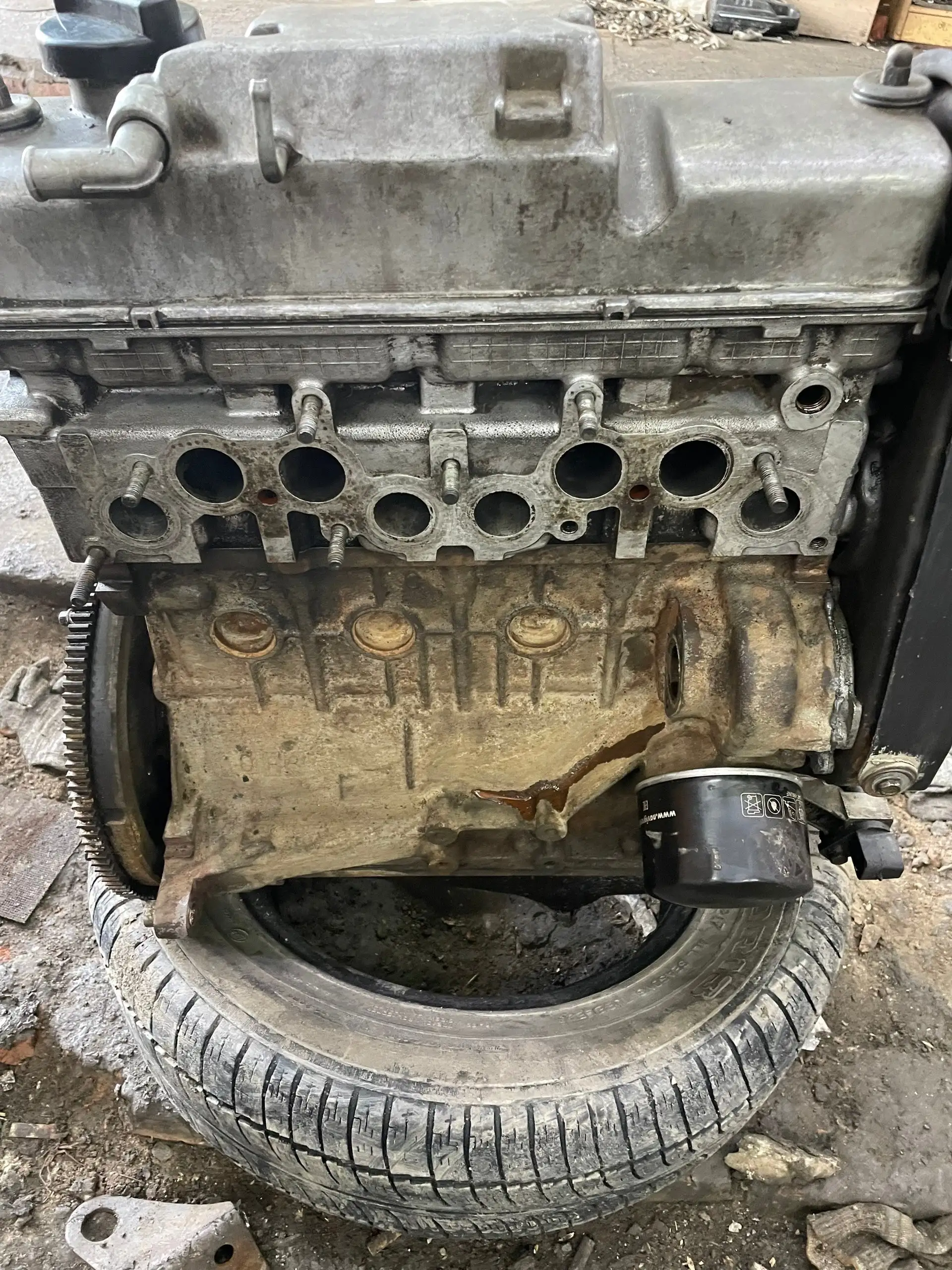 Продам двигатель Гранта с короткими поршнями - Запчасти (Авто) в Омск