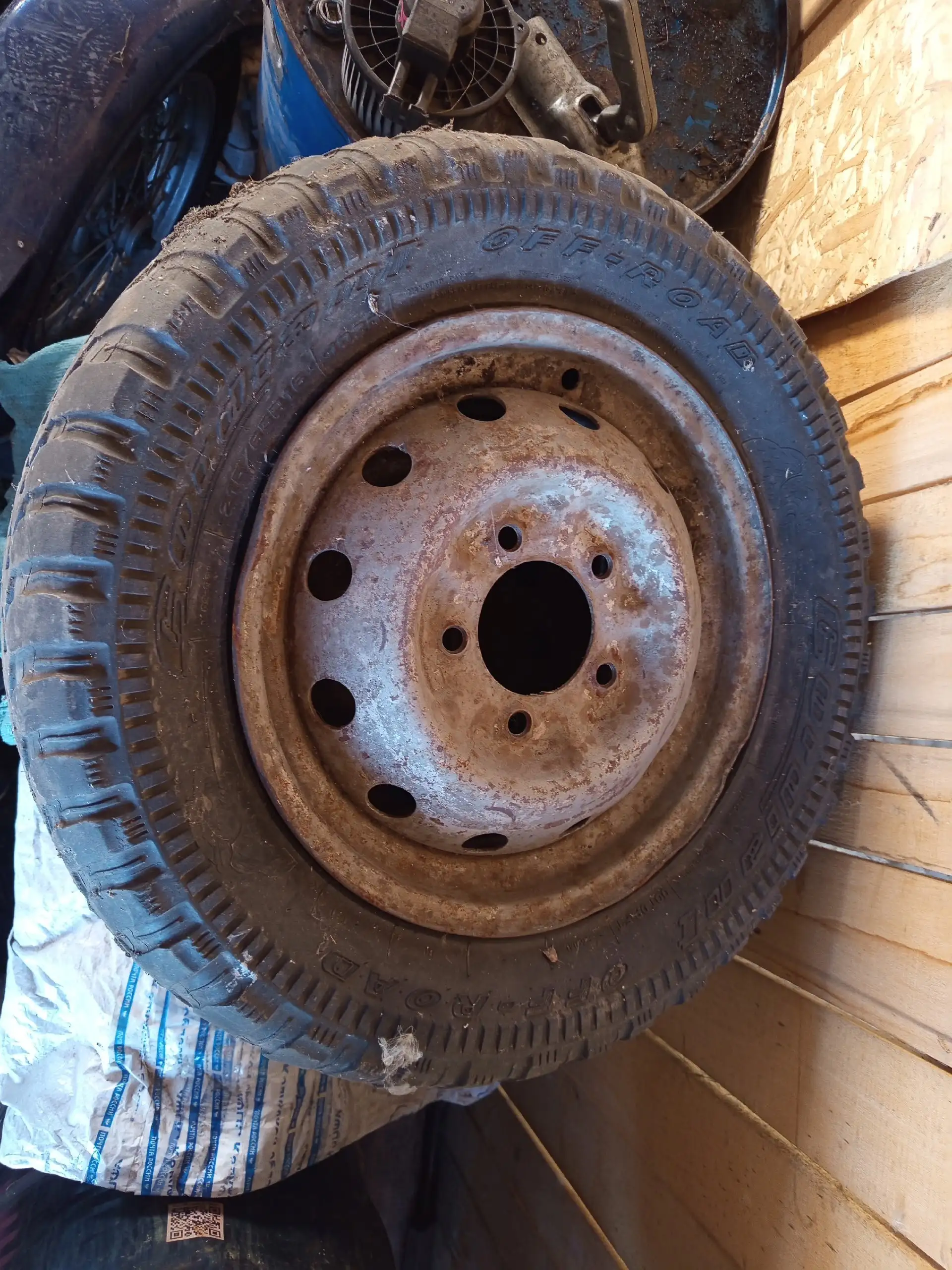 Продажа резины на Ниву - Шины и диски (Авто) в Омск