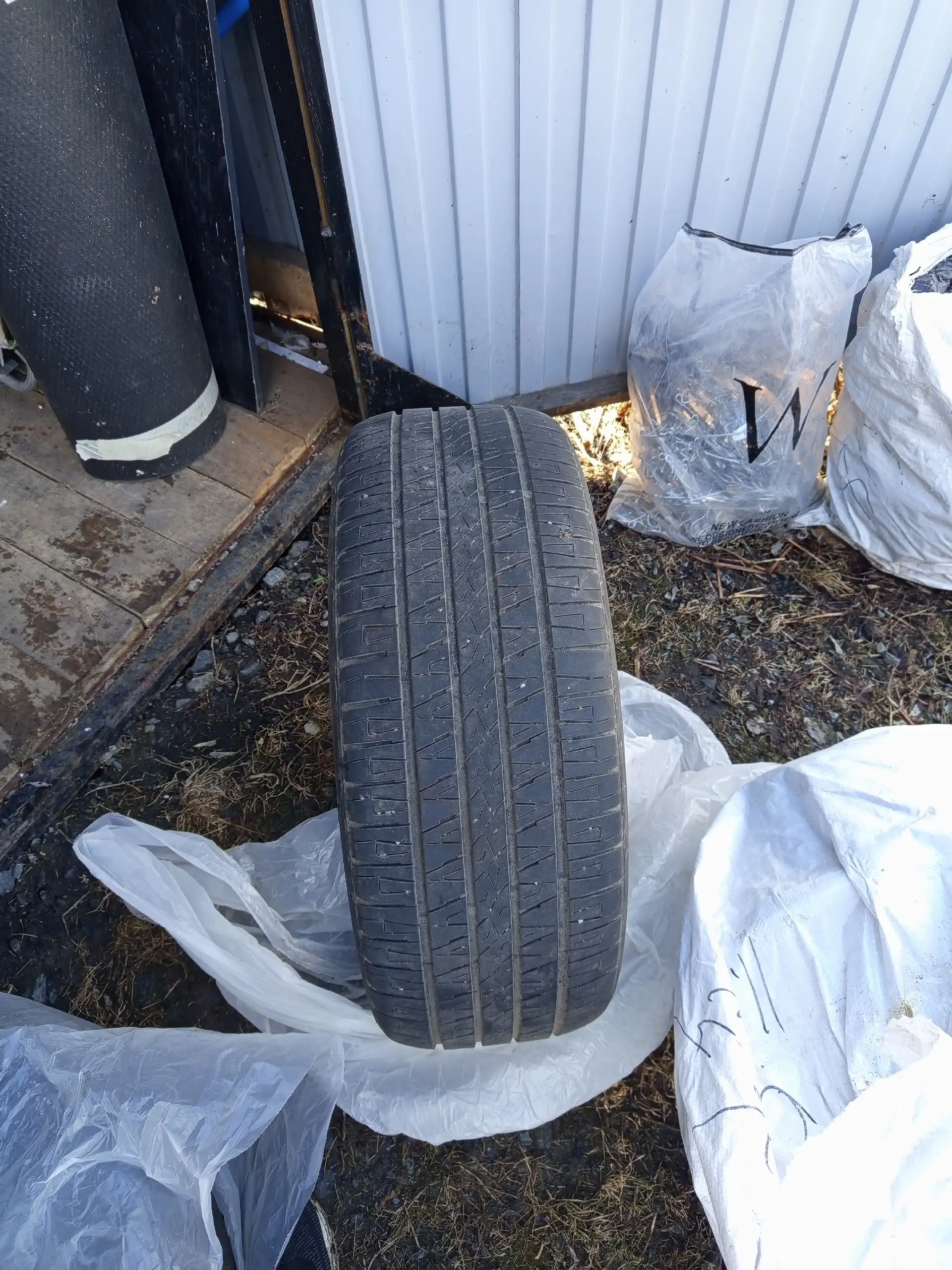 Продажа резины - Шины и диски (Авто) в Омск