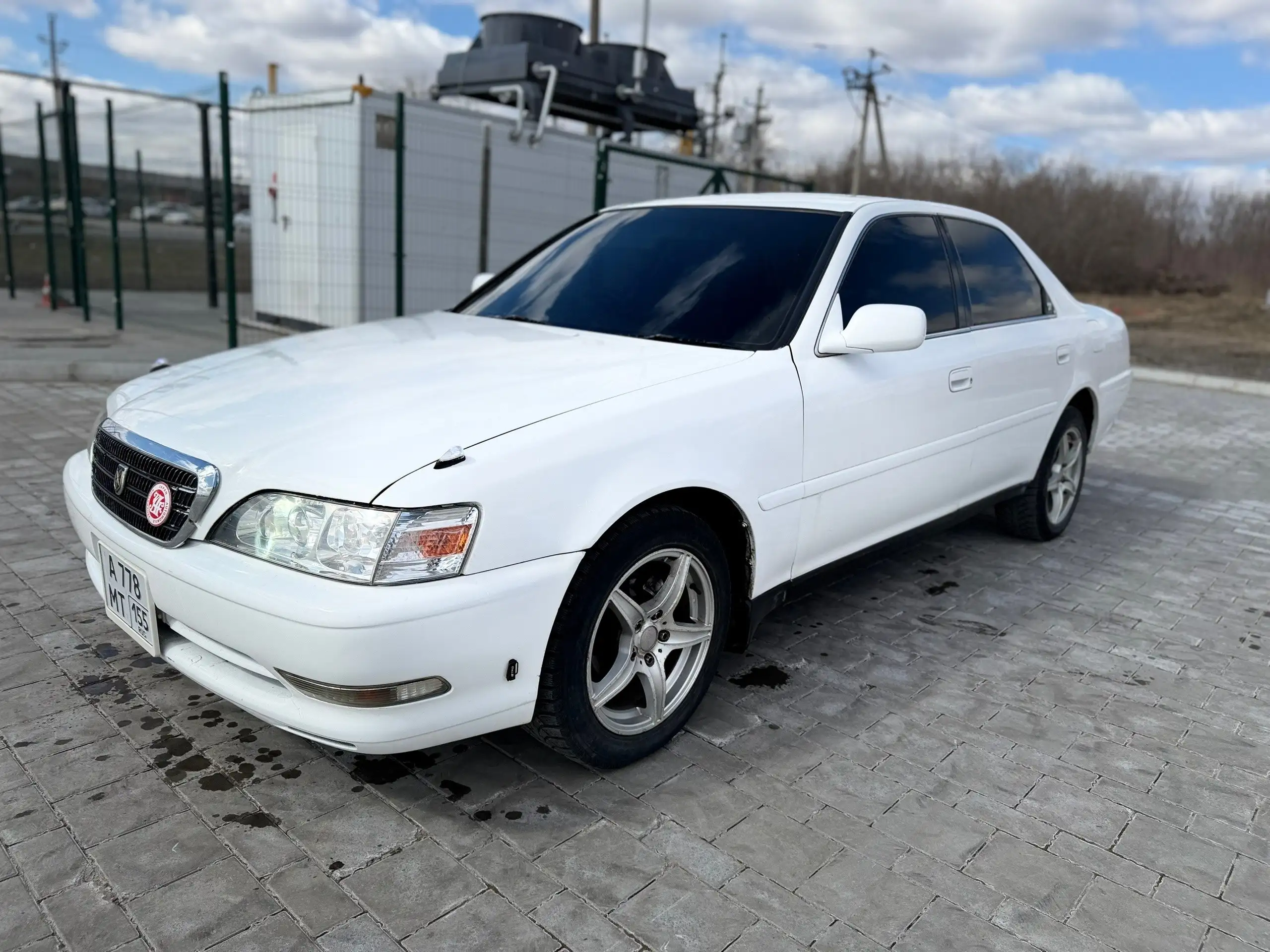 Тойота с двигателем 2JZGE в отличном состоянии - Авто в Омск