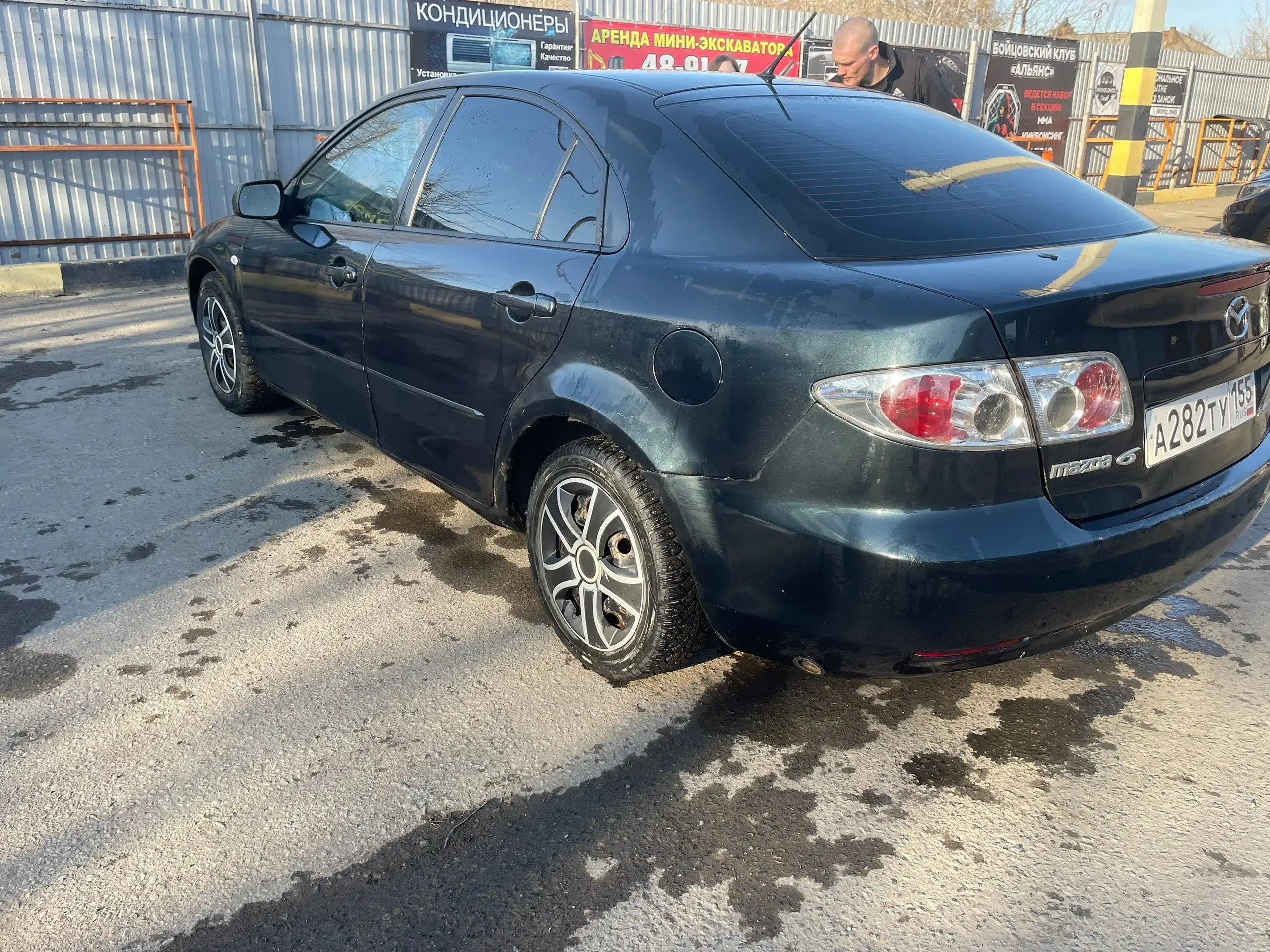 Автомобиль с газовым оборудованием в отличном техническом состоянии - Авто в Омск