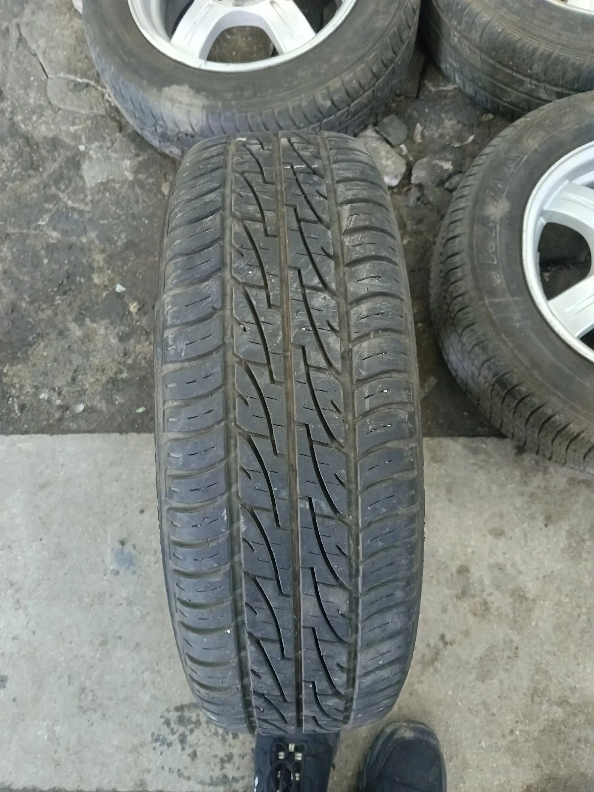 Продам статусы R14 в хорошем состоянии - Запчасти (Авто) в Омск