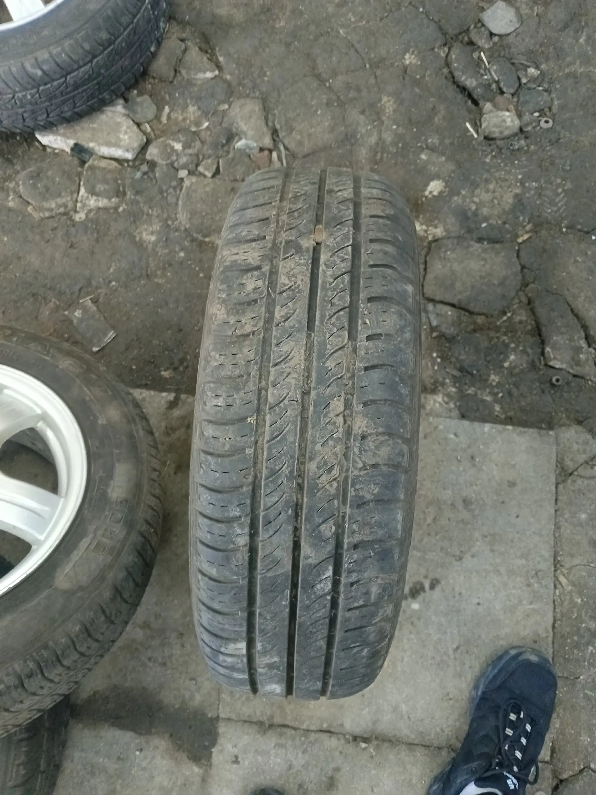 Продам статусы R14 в хорошем состоянии - Запчасти (Авто) в Омск