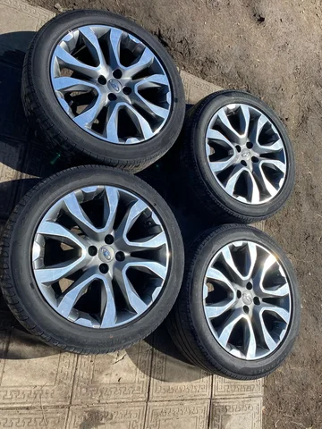 Продам Лада Искра 215/70 R17 без сезонной резины - Запчасти и аксессуары в Омск