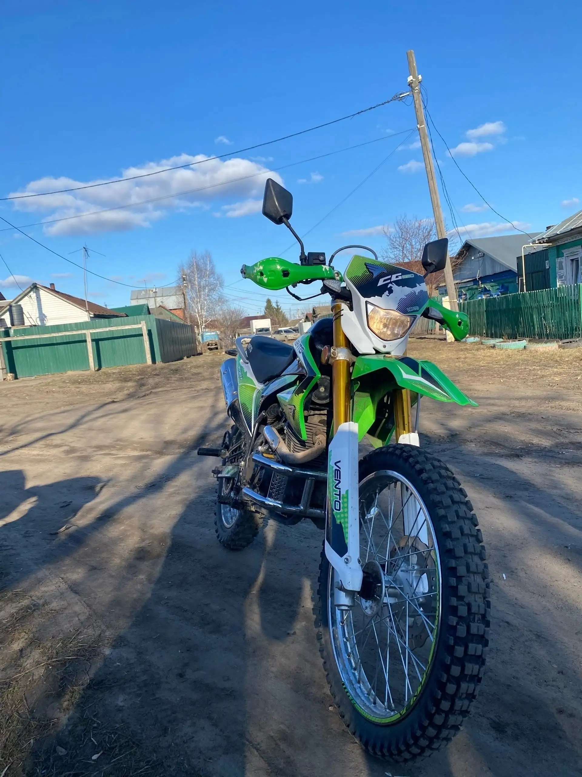 Обмен Эндуро 250 кубов на айфон 15 про или машину - Мотоциклы (Авто) в Омск
