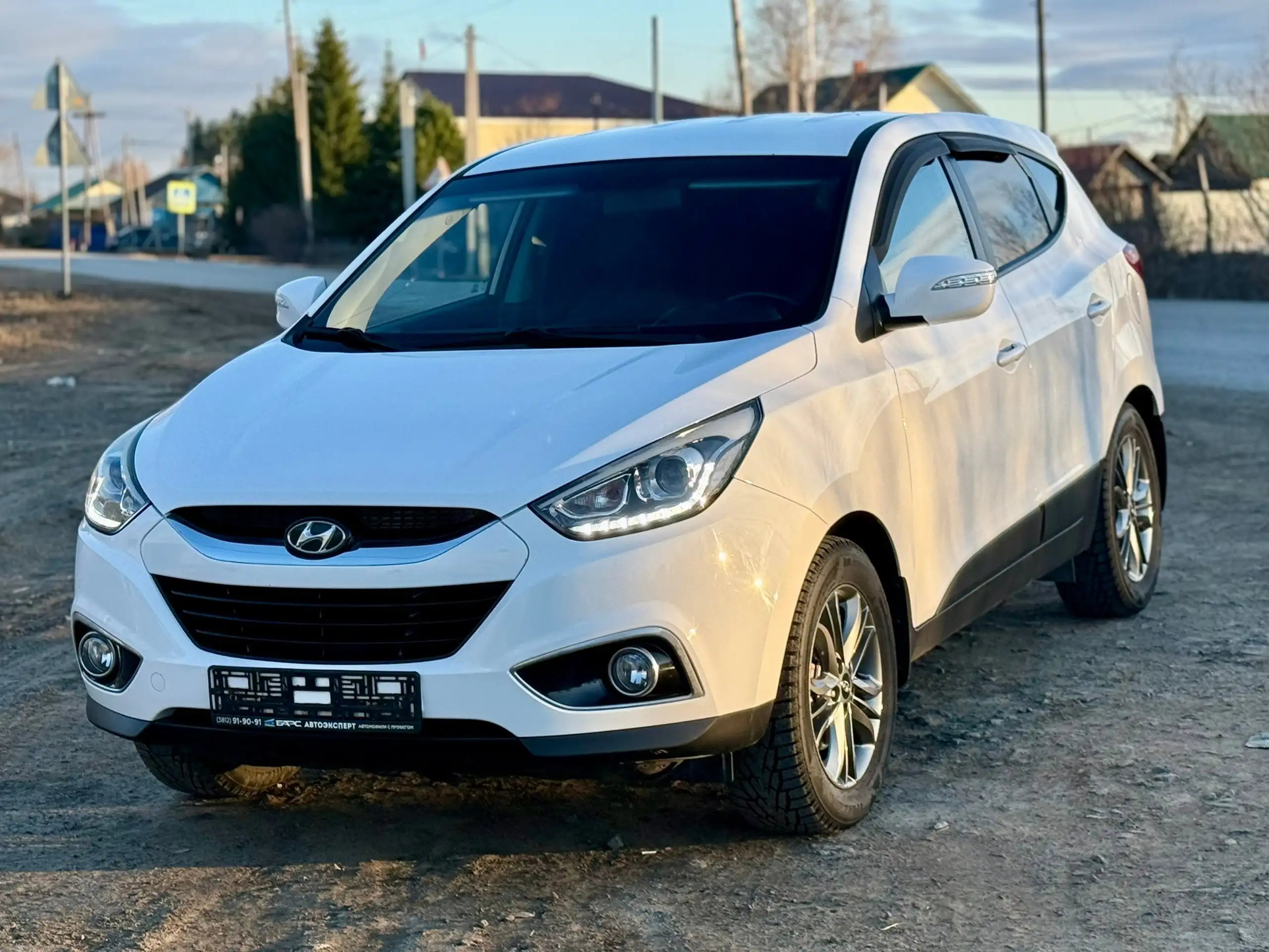 Продам автомобиль 2015 года с пробегом 118 000 км - Авто в Омск