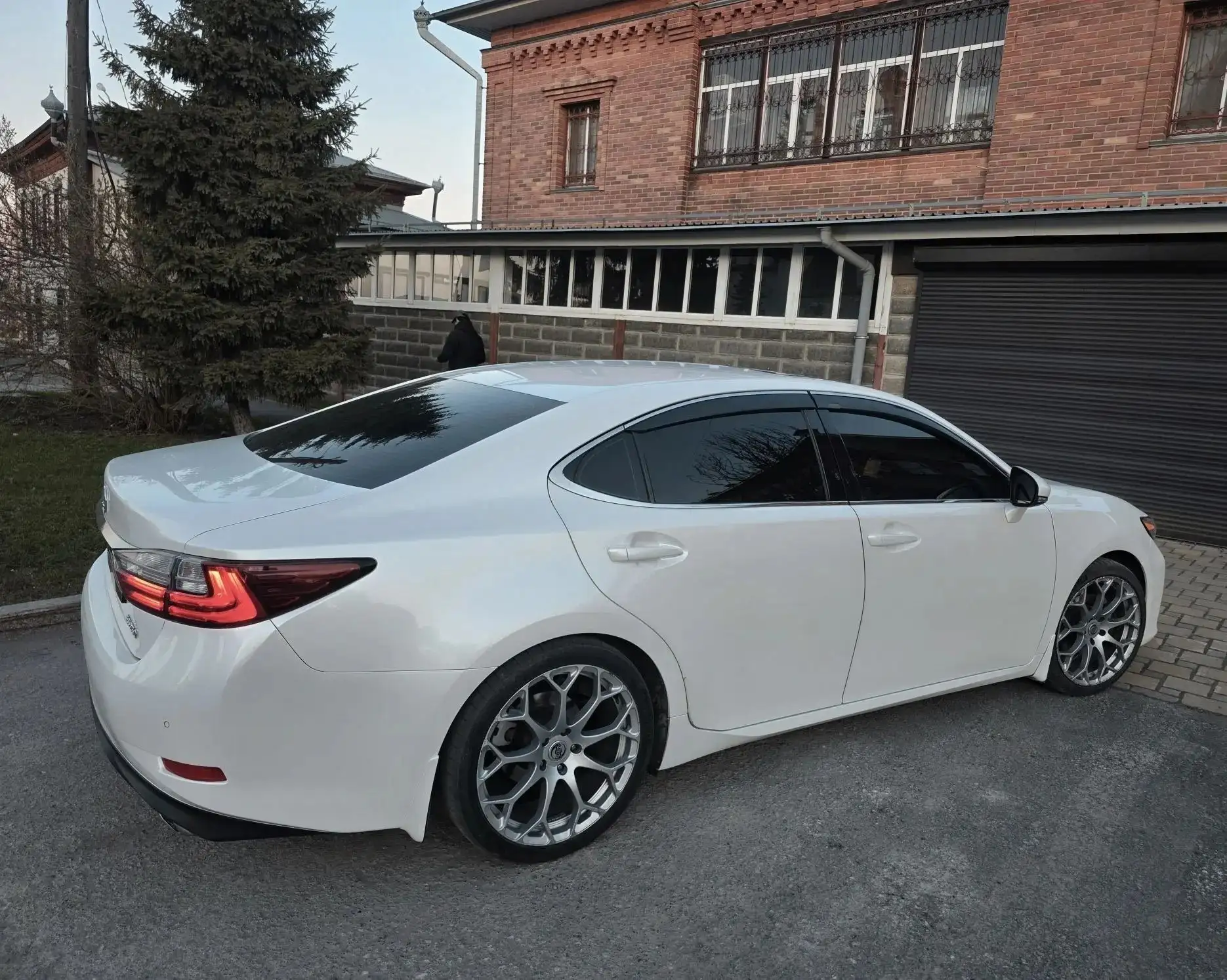 Продам LEXUS ES250 2015 года в идеальном состоянии - Легковые автомобили (Авто) в Тюмень