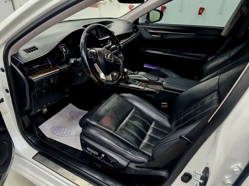 Продам LEXUS ES250 2015 года в идеальном состоянии - Легковые автомобили (Авто) в Тюмень