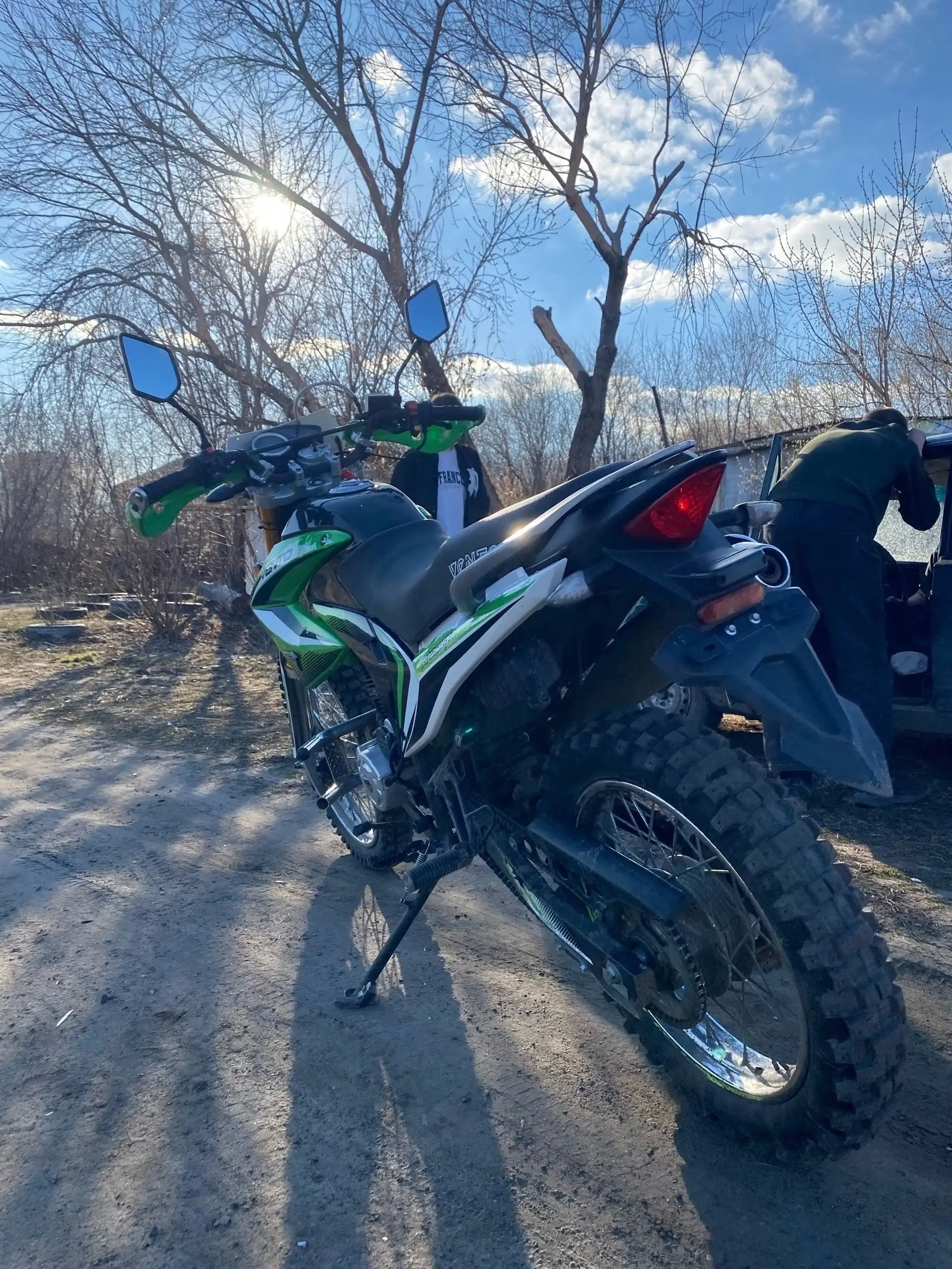 Обмен айфона на эндуро 90-250 кубов - Мотоциклы (Авто) в Омск