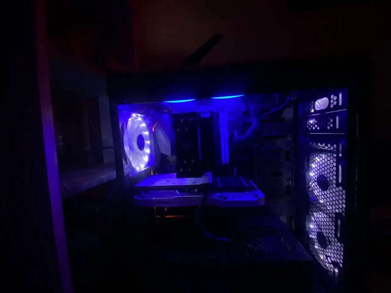 Продажа игрового компьютера с монитором и периферией - Компьютеры и комплектующие (Электроника) в Омск