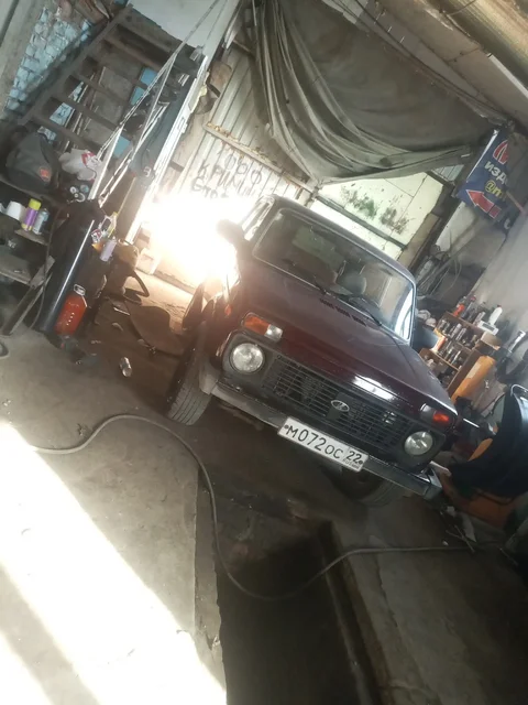 Продам Ниву 2010 года - Грузовики и спецтехника в Омск