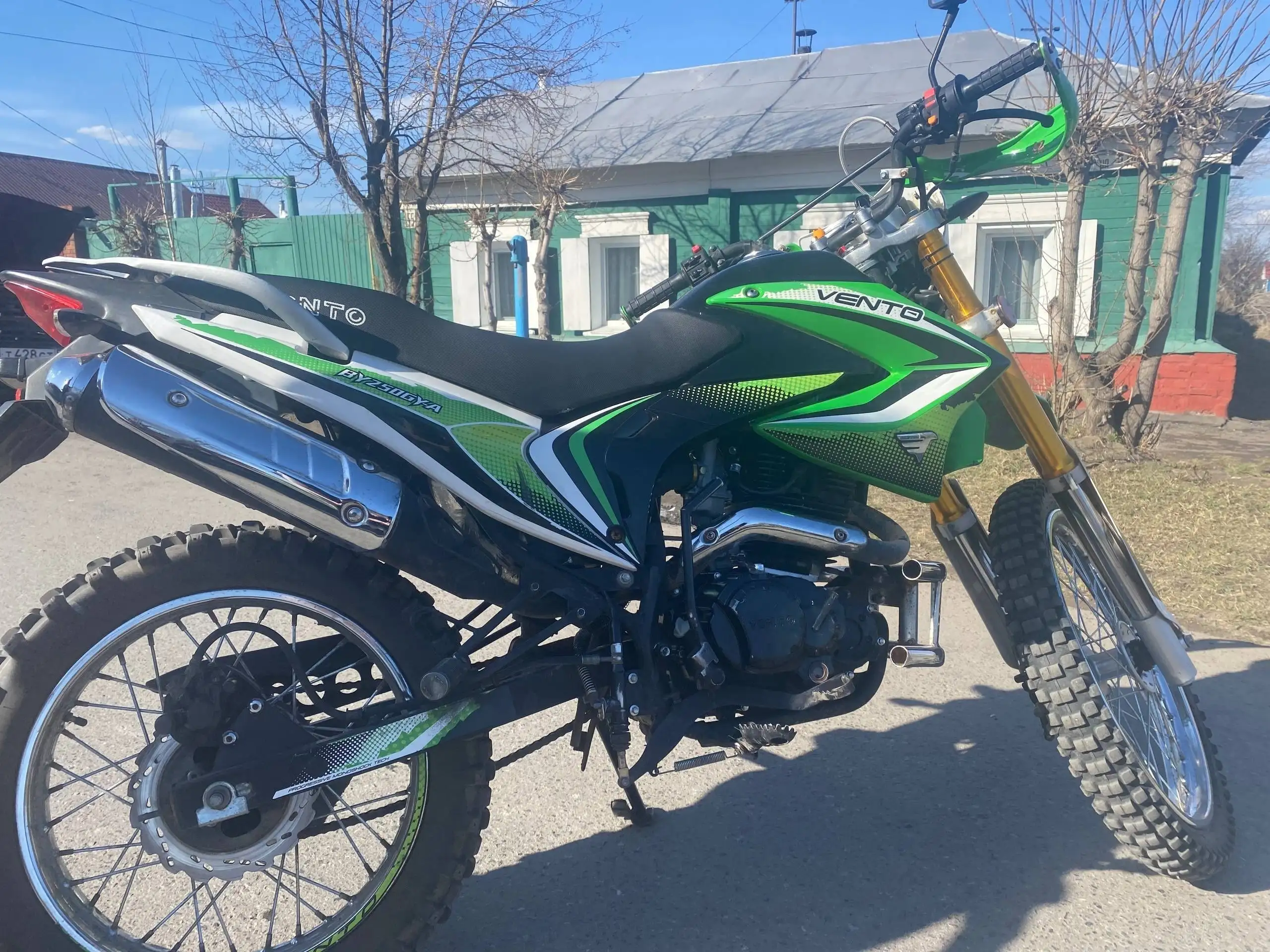 Обмен айфона на мотоцикл Enduro 250 кубов - Мотоциклы (Авто) в Омск