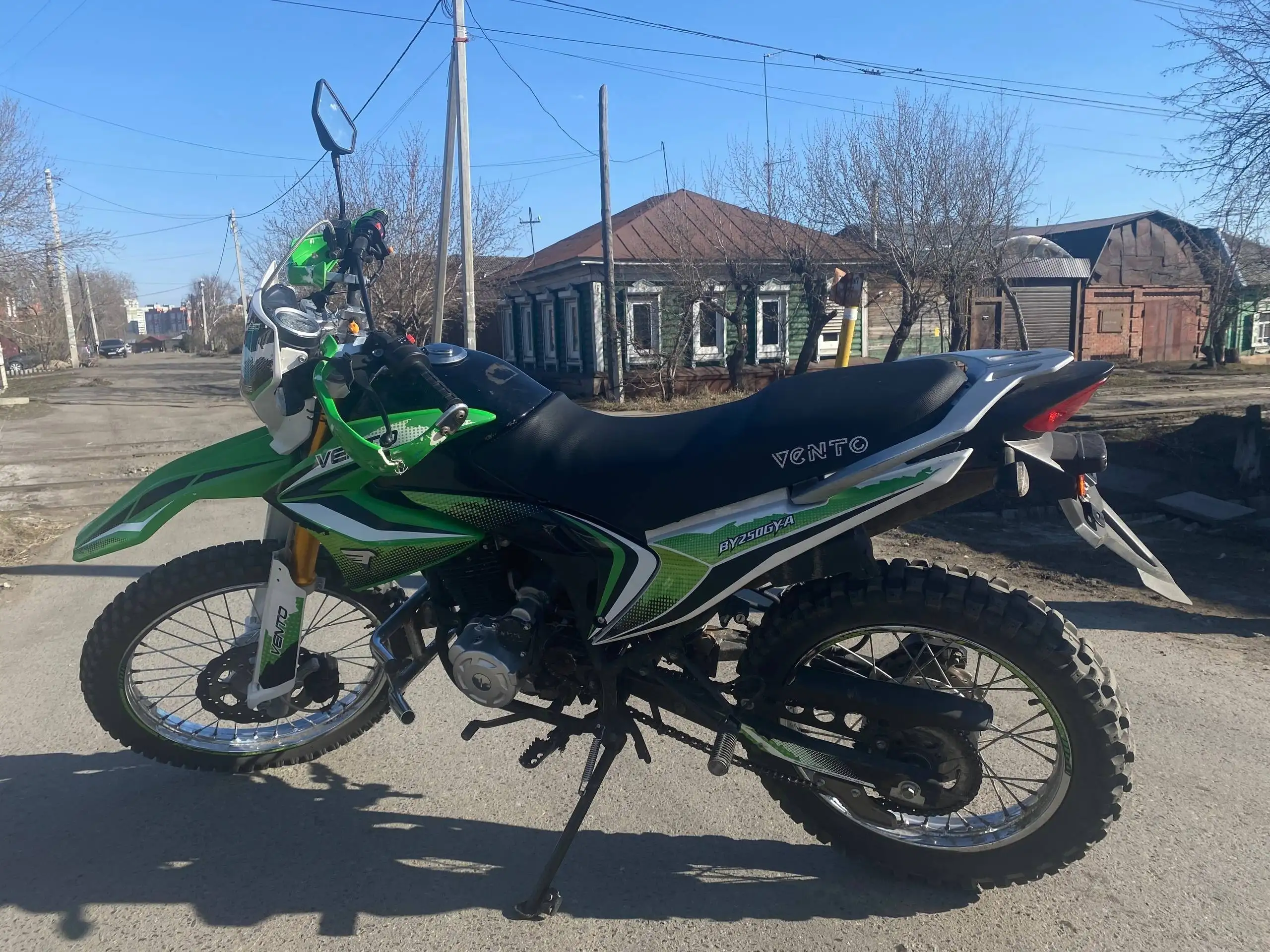 Обмен айфона на мотоцикл Enduro 250 кубов - Мотоциклы (Авто) в Омск