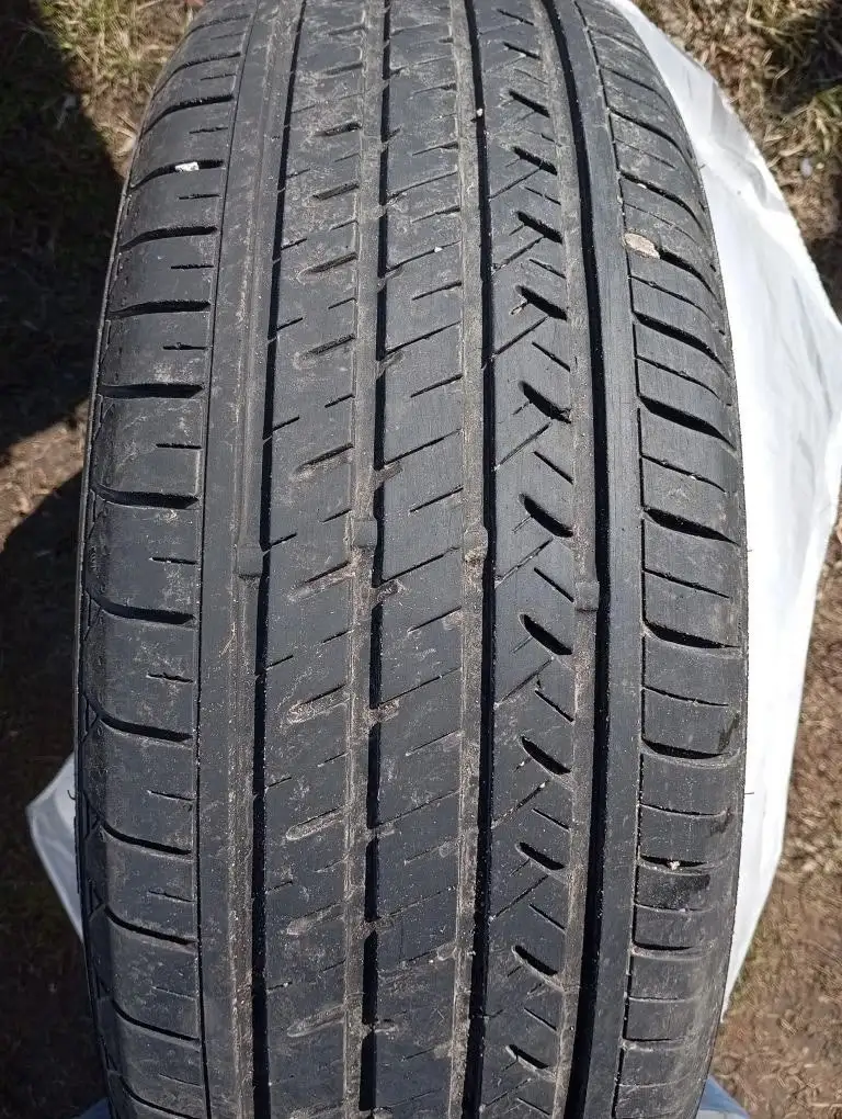 Продам летнюю резину - Шины и диски (Авто) в Омск