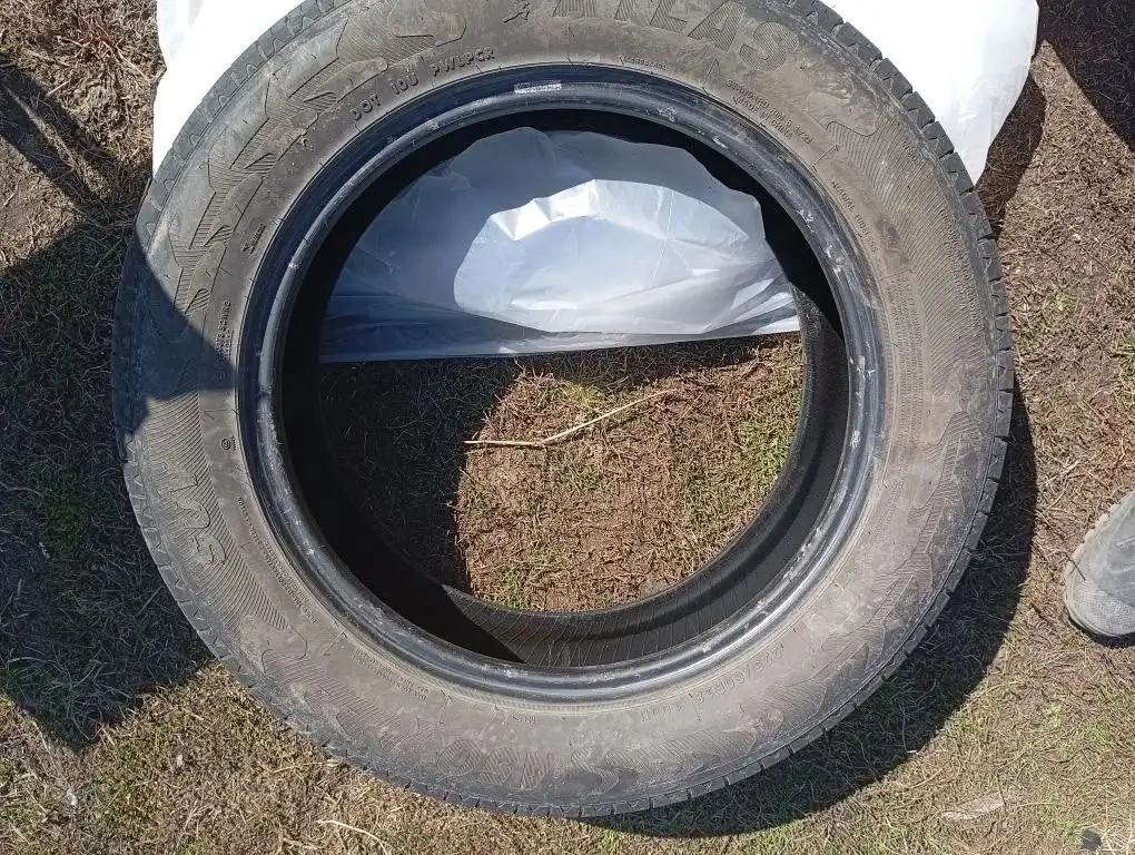 Продам летнюю резину - Шины и диски (Авто) в Омск