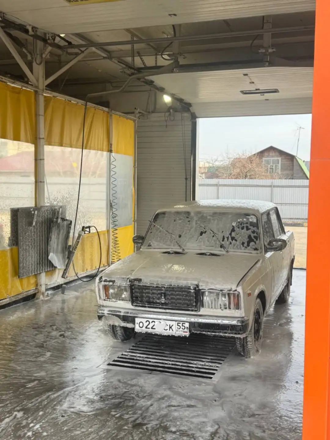 Продажа двух автомобилей ВАЗ 2107 и Приора в Омске - Легковые автомобили (Авто) в Омск