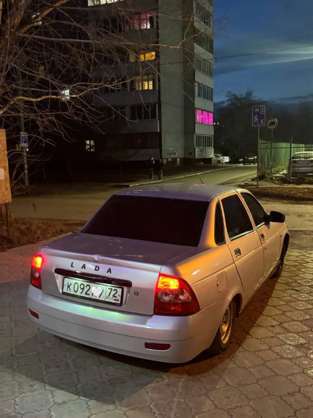 Продажа двух автомобилей ВАЗ 2107 и Приора в Омске - Легковые автомобили (Авто) в Омск