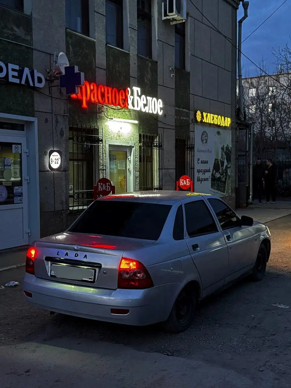 Продажа двух автомобилей ВАЗ 2107 и Приора в Омске - Легковые автомобили (Авто) в Омск