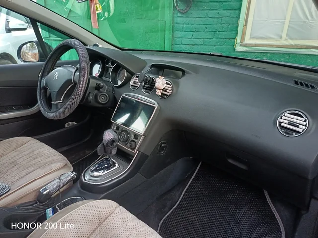 Продам Peugeot 408 - Микроавтобусы в Омск