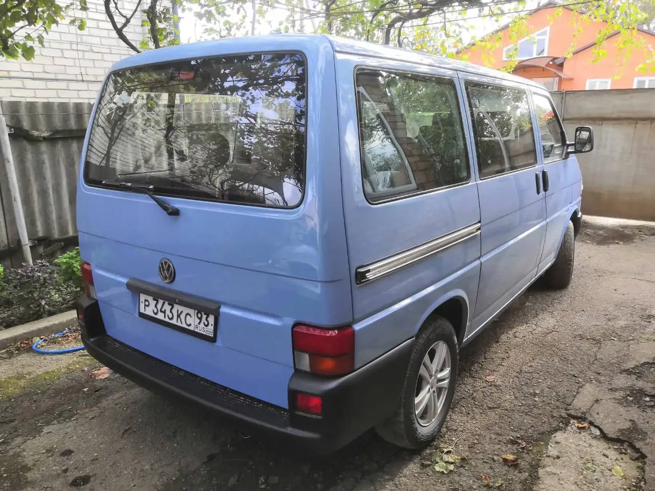 Volkswagen Transporter 2001 - Микроавтобусы (Авто) в Омск